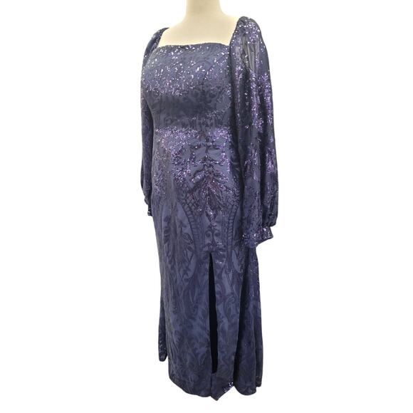 NWT Long Sleeved Patterned Sequin Gown in Navy Blue - Picture 6 of 13
